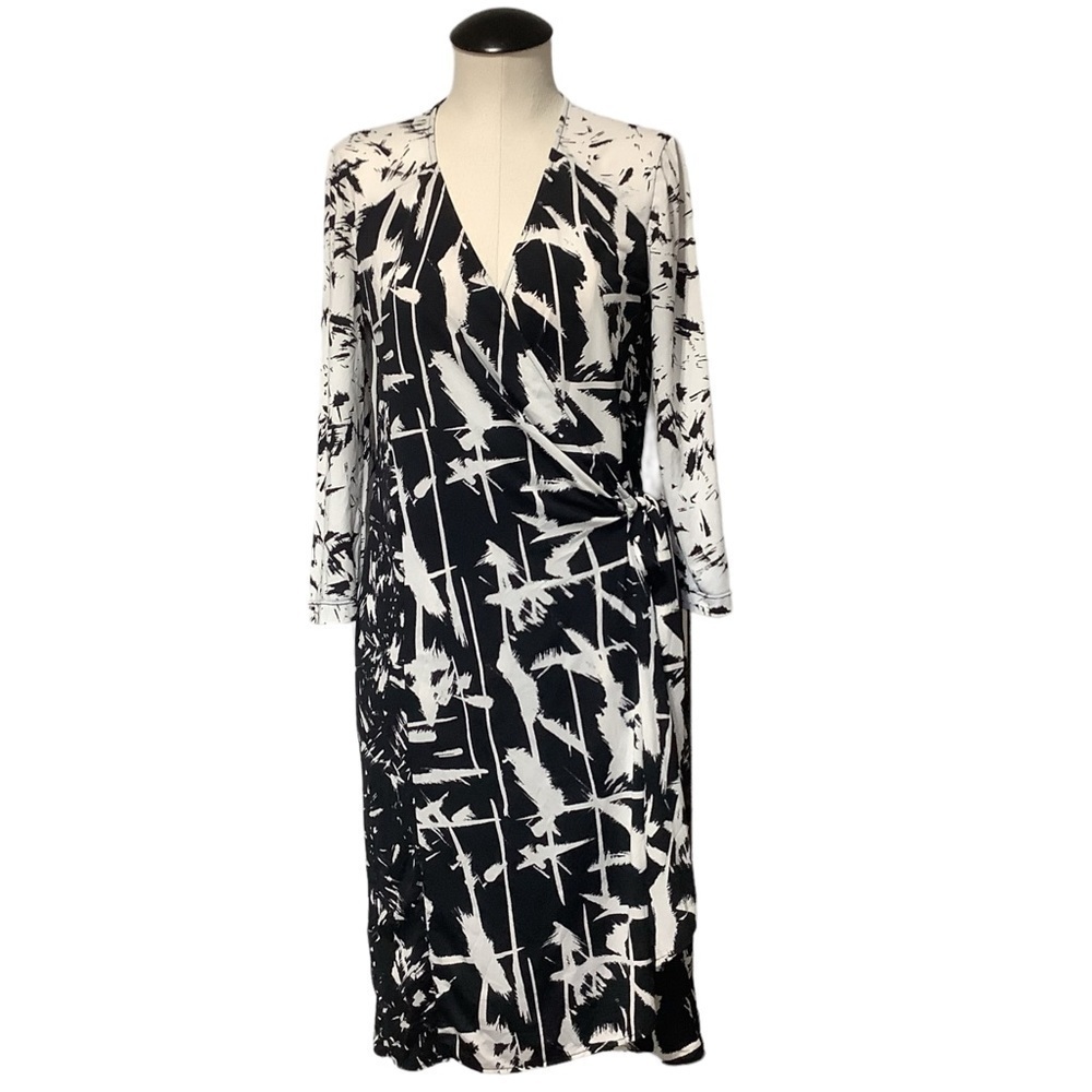 BCBGMAXAZRIA Adele Long Sleeve Black & White Abstract Print Wrap Dress - Size XS
